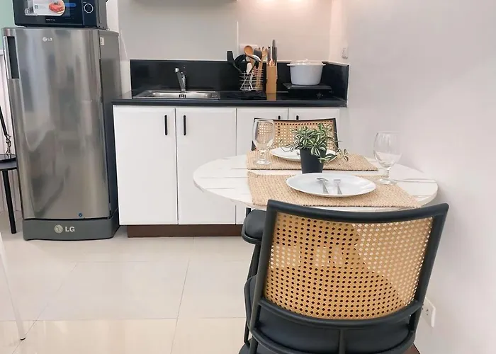Venice Mckinley With Pool, Gym, Fast Wifi And Netflix Manila