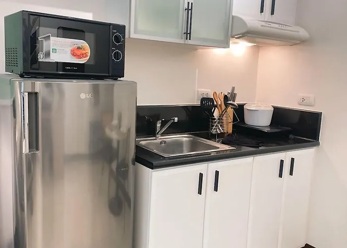 Venice Mckinley With Pool, Gym, Fast Wifi And Netflix * Manila