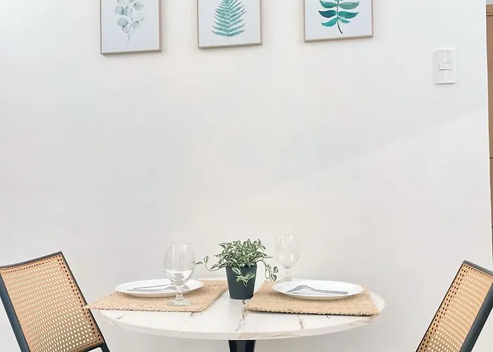 Apartment Venice Mckinley With Pool, Gym, Fast Wifi And Netflix Manila