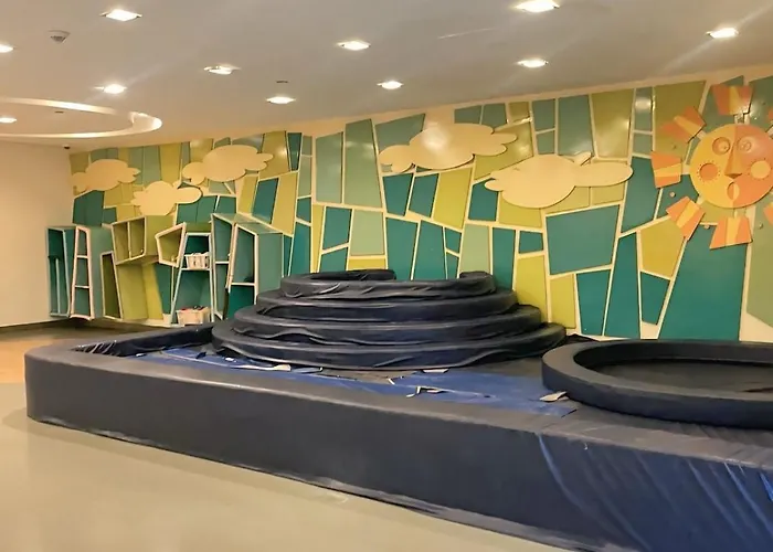 Venice Mckinley With Pool, Gym, Fast Wifi And Netflix * Manila